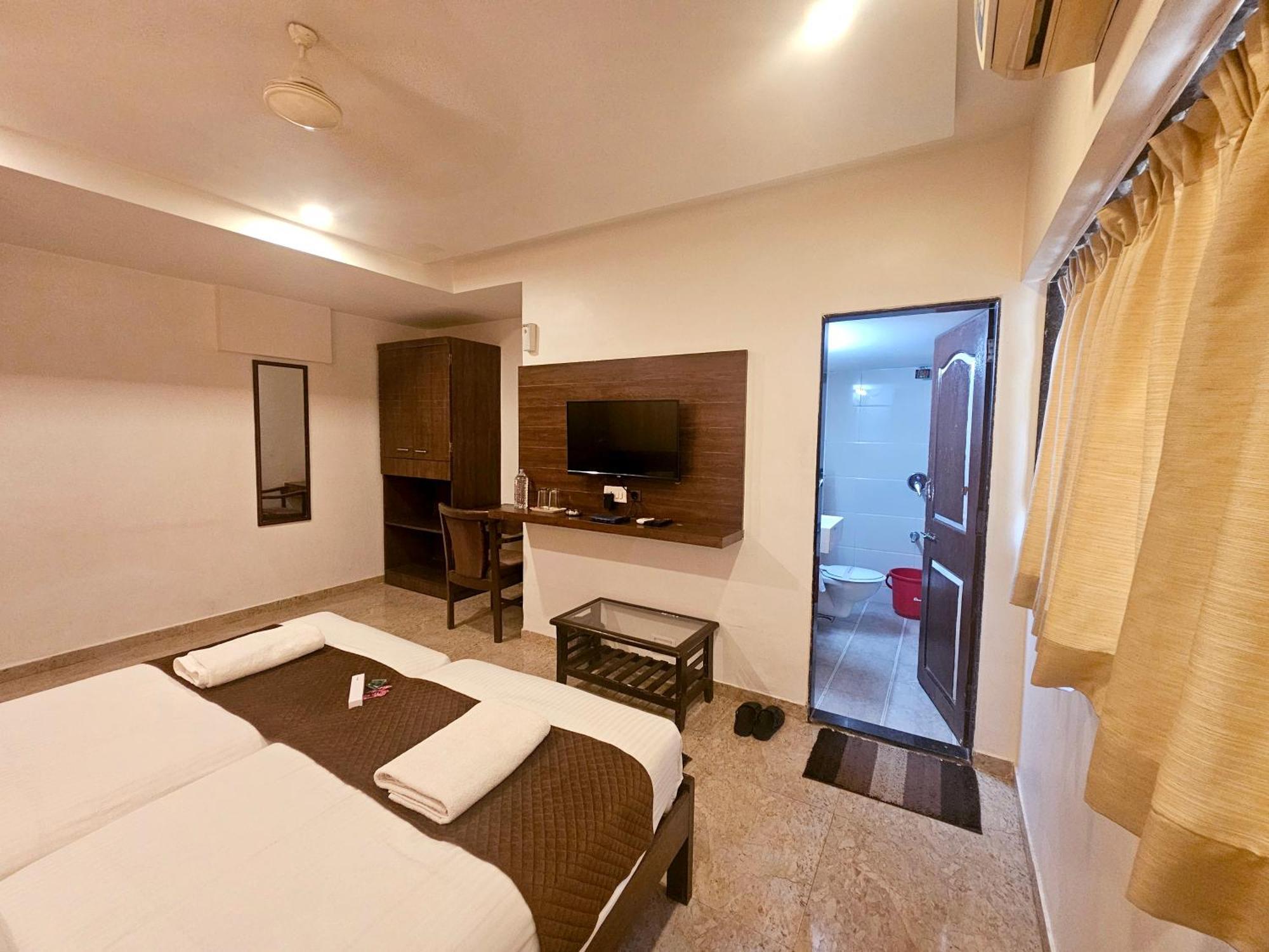 Astha Residency Hotel Mumbai Exterior photo